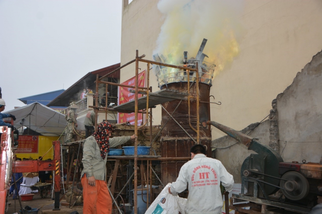 CEO Trần Đình Hưng với mong mỏi phát triển làng nghề đúc đồng Ý Yên, Nam Định CEO Trần Đình Hưng với mong mỏi phát triển làng nghề đúc đồng Ý Yên, Nam Định