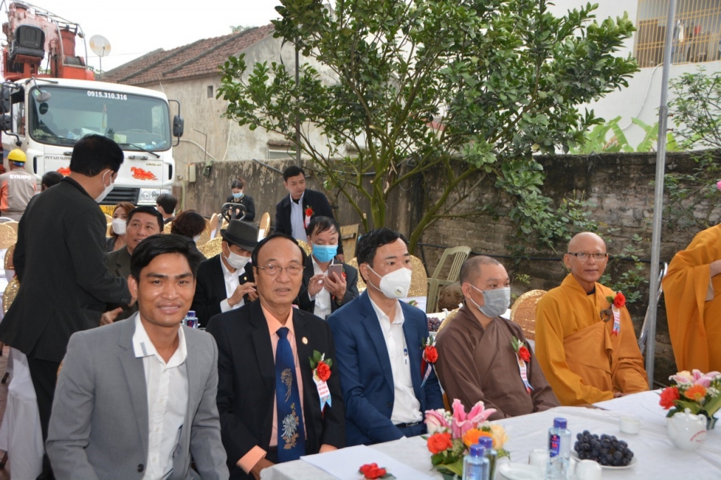 CEO Trần Đình Hưng với mong mỏi phát triển làng nghề đúc đồng Ý Yên, Nam Định CEO Trần Đình Hưng với mong mỏi phát triển làng nghề đúc đồng Ý Yên, Nam Định